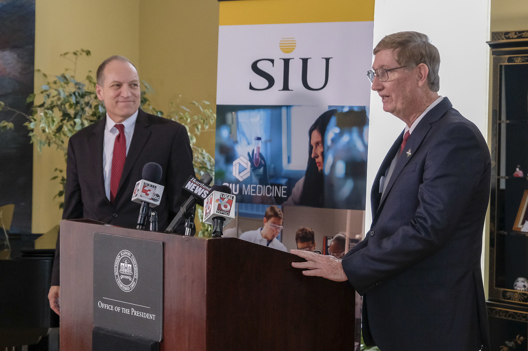 120619-nws-siu-president-3.jpg